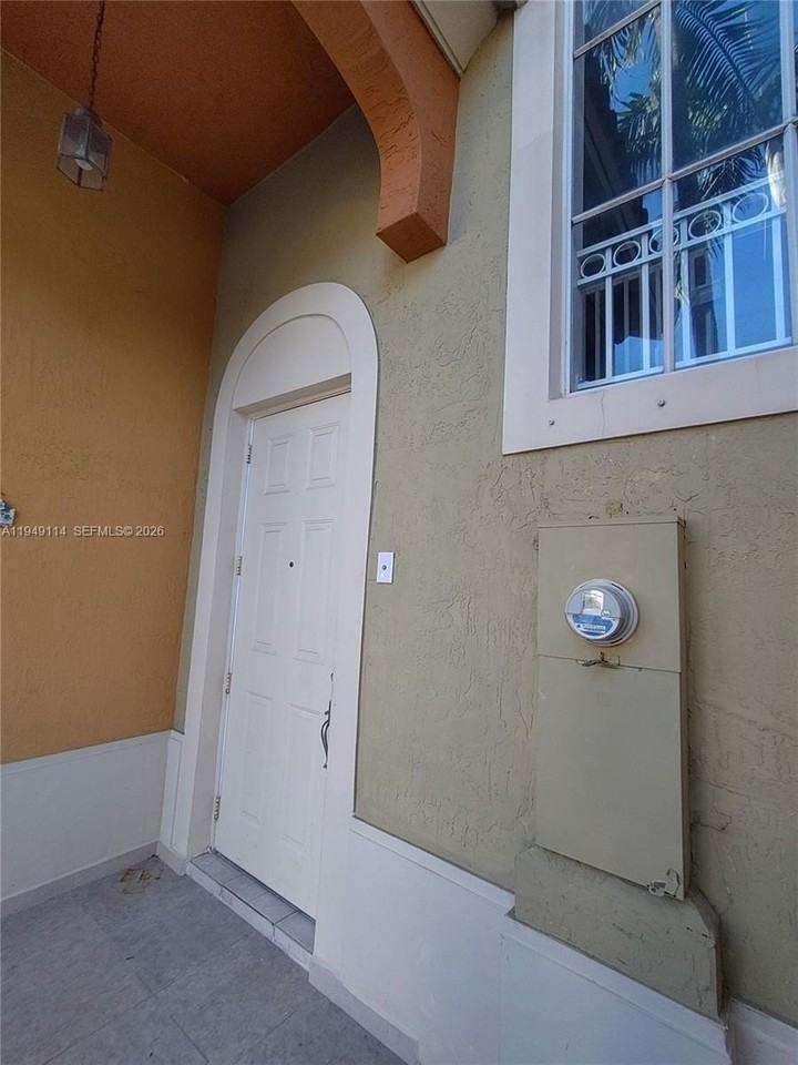 8546 Sw 165th Pl #0 - Photo 3 of 40