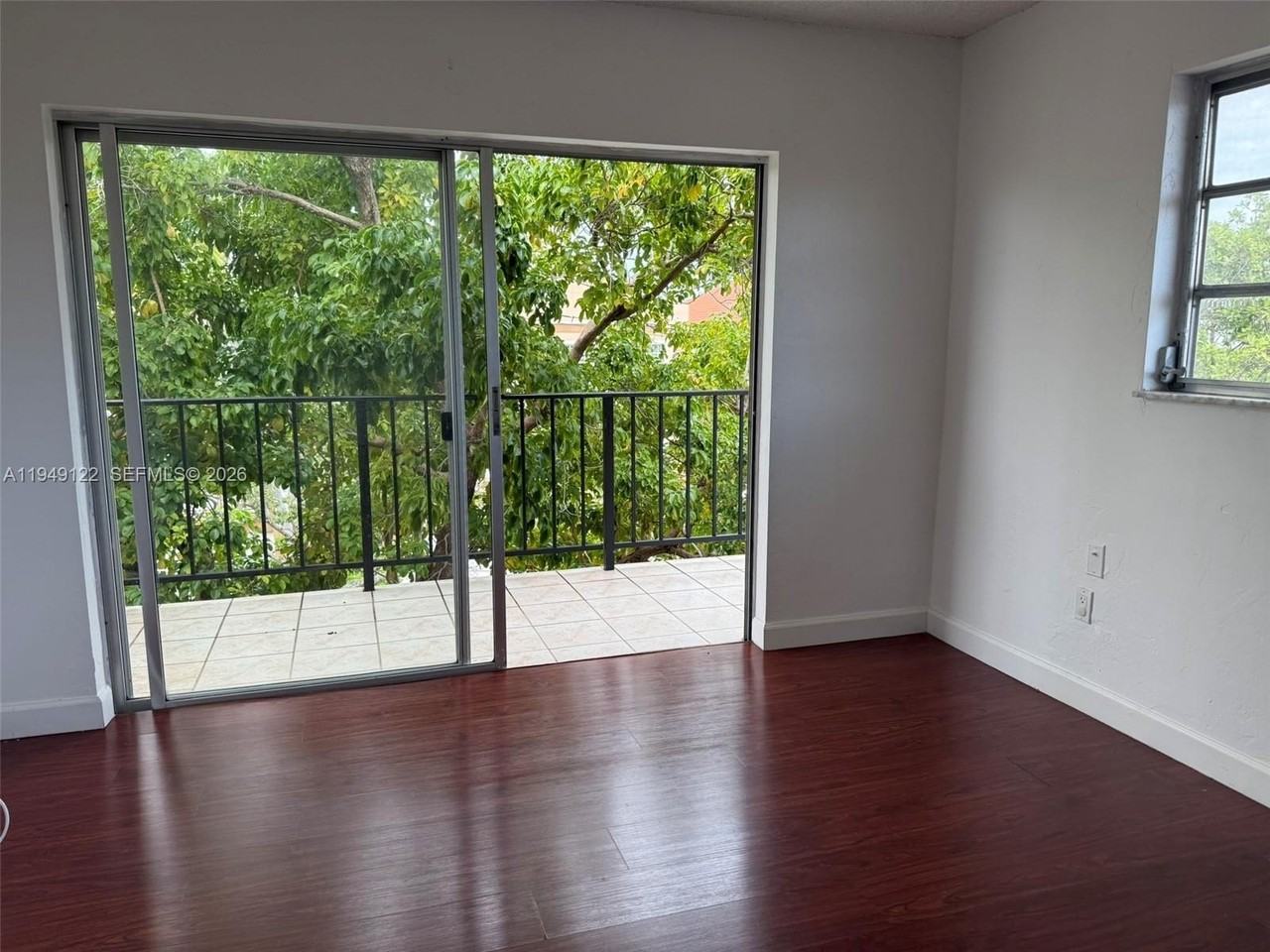 3860 Ne 170th St #412 - Photo 4 of 16