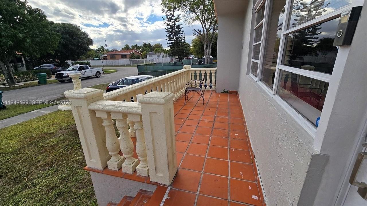 8261 Sw 34th Ter #1 - Photo 4 of 25