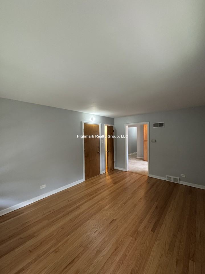 9138 Keating Ave #1SA - Photo 4 of 13