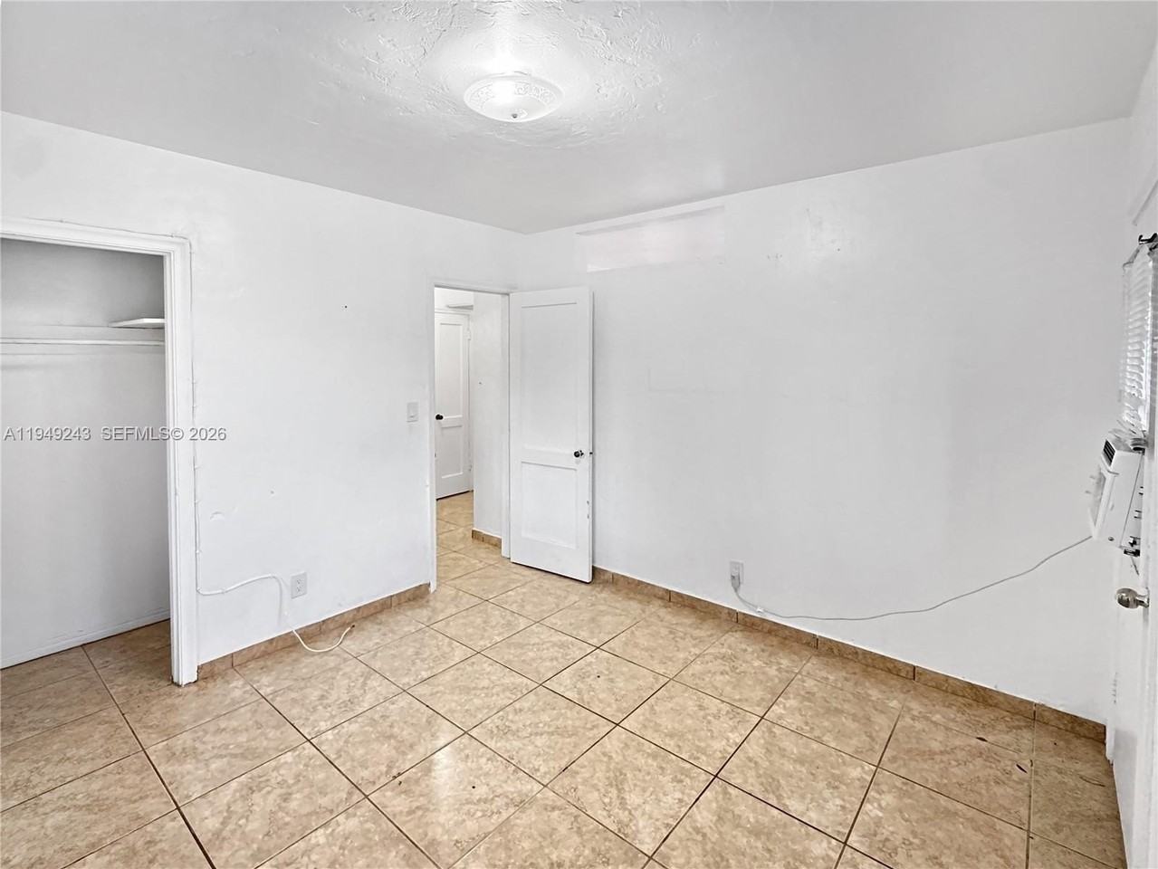 1834 Harding St #1 - Photo 4 of 6