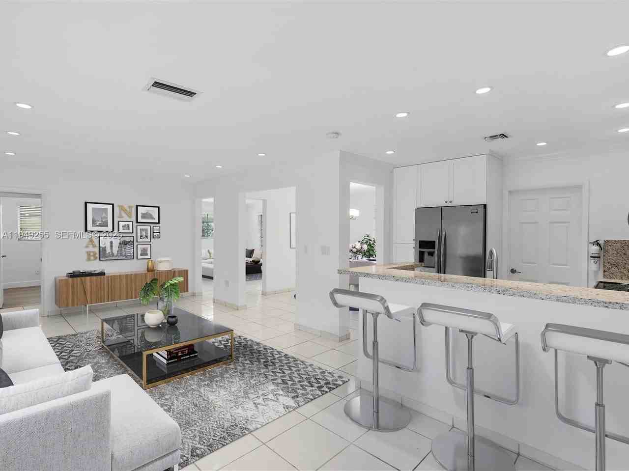 911 Pizarro St - Photo 3 of 18