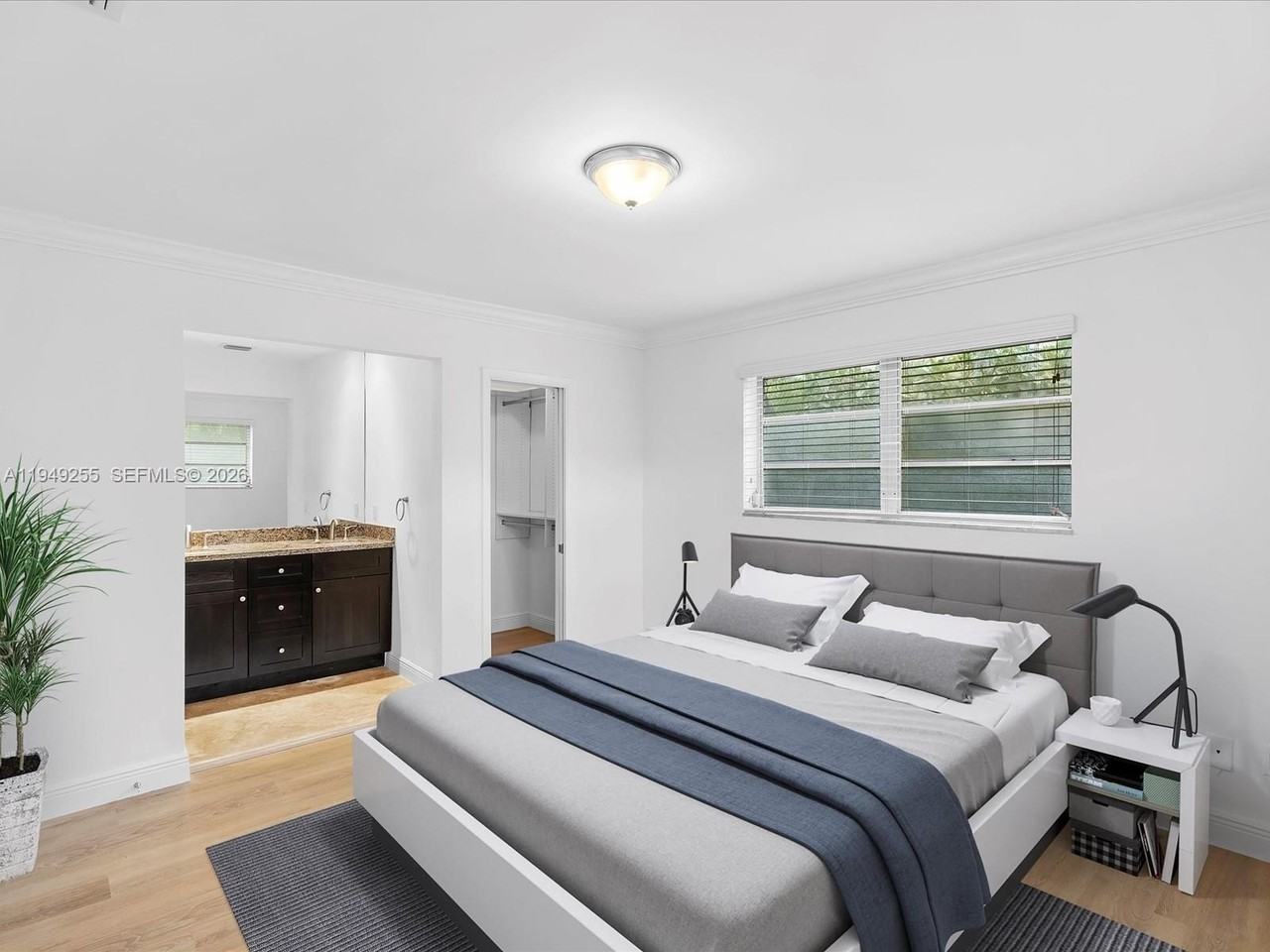 911 Pizarro St - Photo 5 of 18