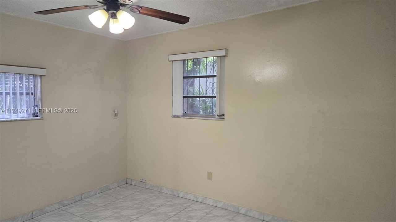 2340 Sw 11th St #0 - Photo 4 of 24