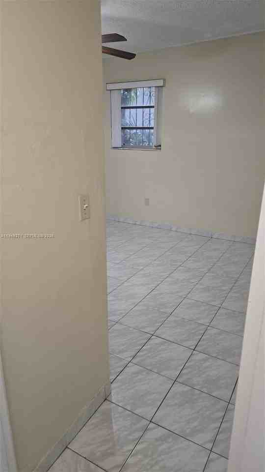 2340 Sw 11th St #0 - Photo 6 of 24