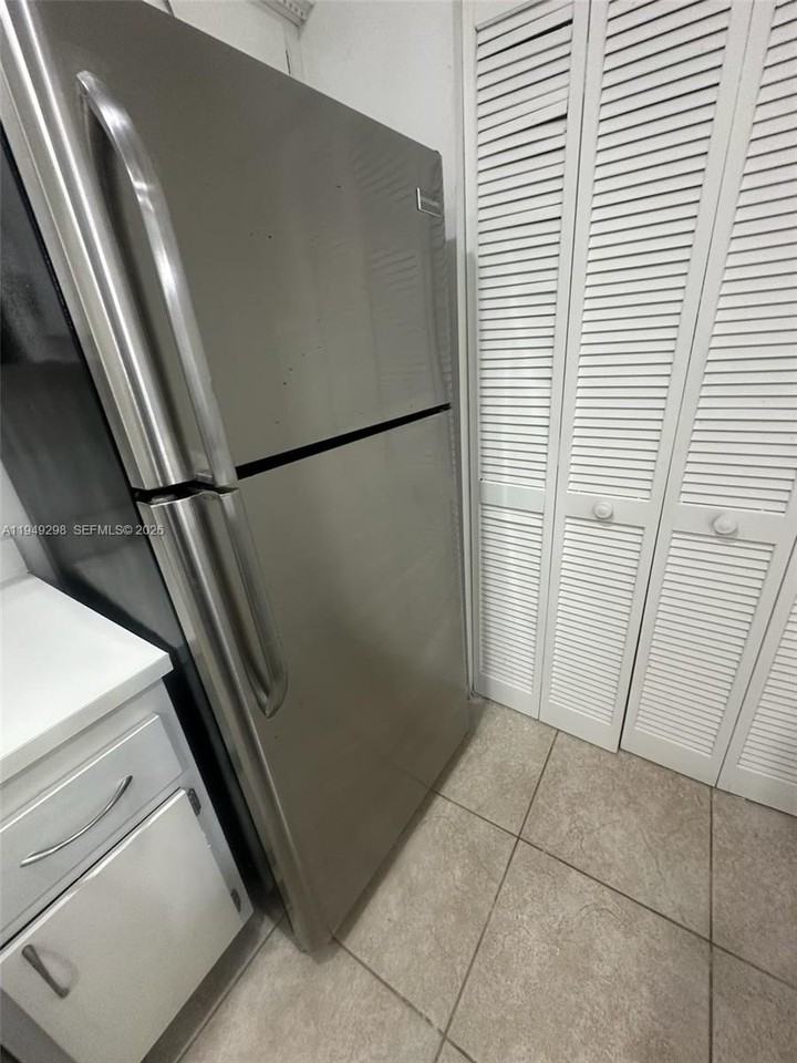 1802 Waterview Cir #1802 - Photo 3 of 12