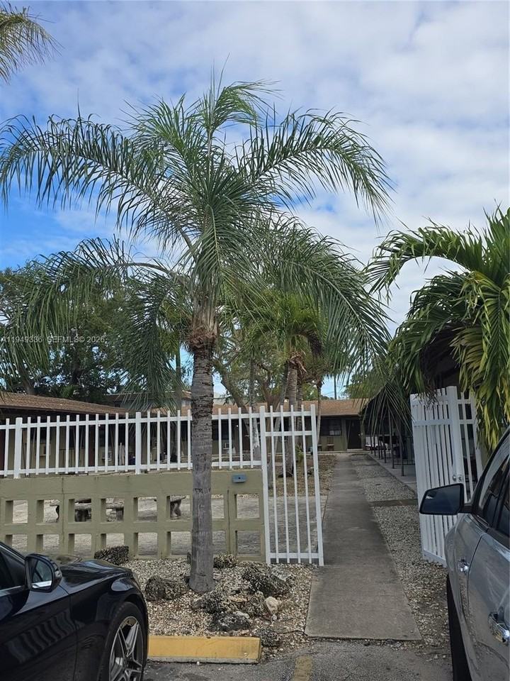 12605 Ne 13th Ave #5