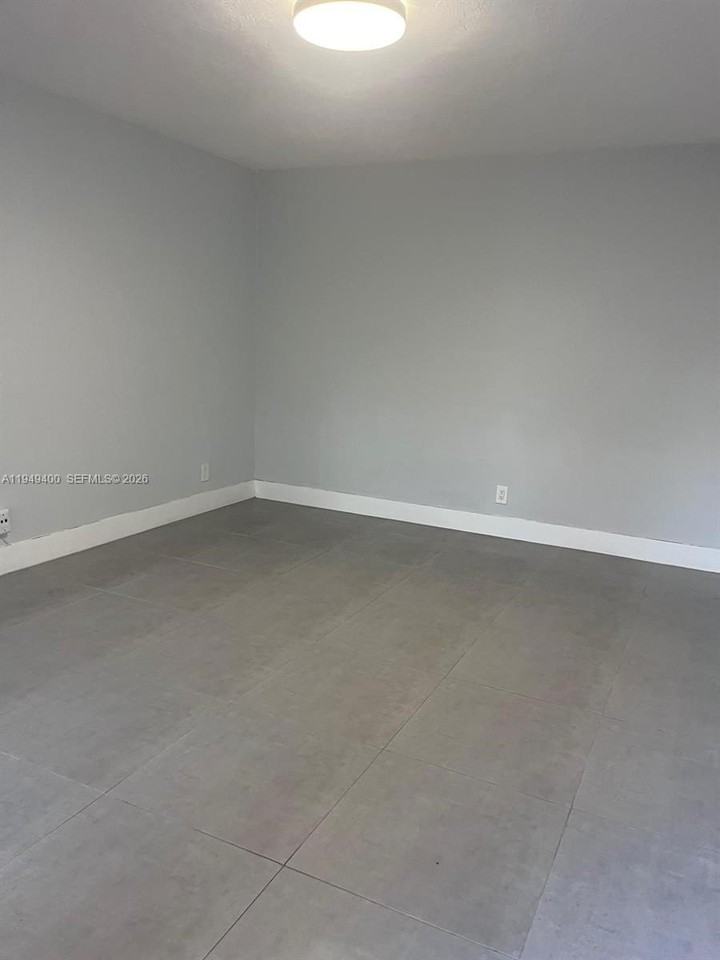 13292 Nw 5th St - Photo 4 of 29