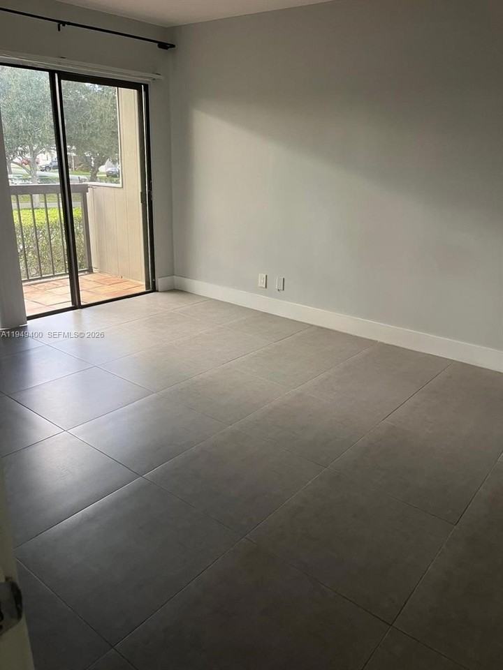 13292 Nw 5th St - Photo 6 of 29