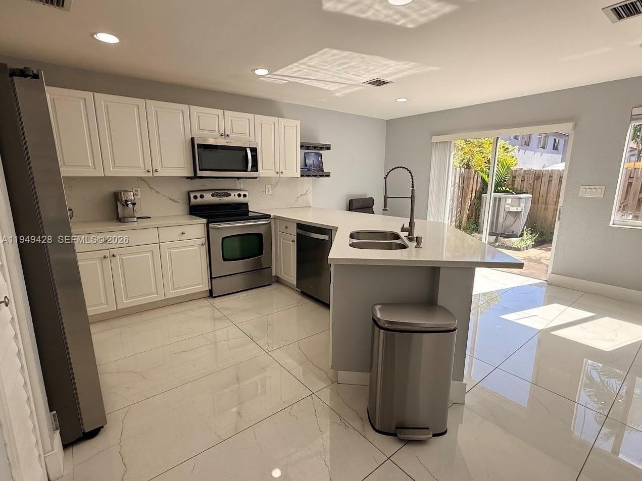 11612 Nw 51st Ter #11612 - Photo 2 of 24