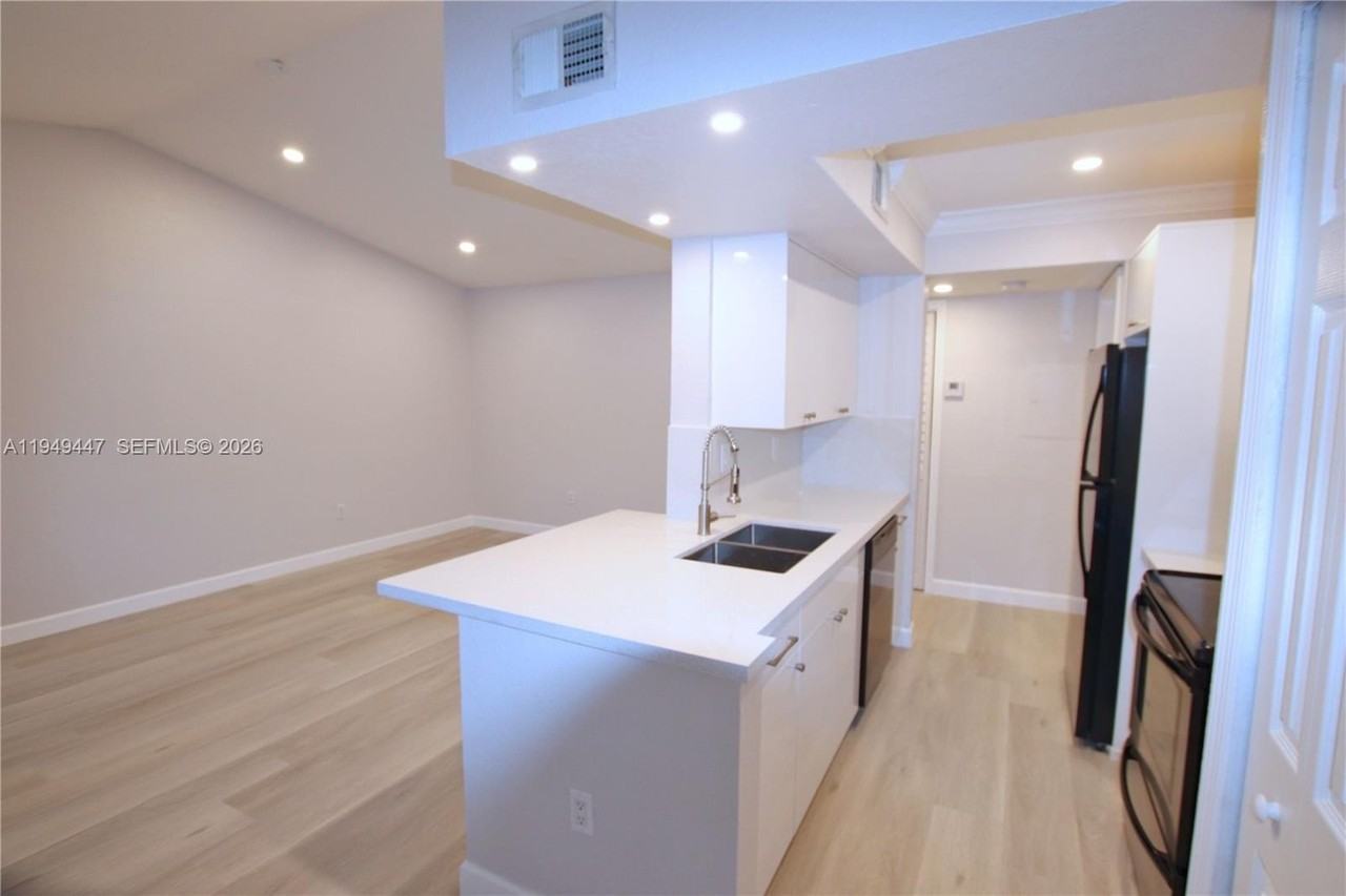 10681 Sw 156th Pl #402 - Photo 5 of 36