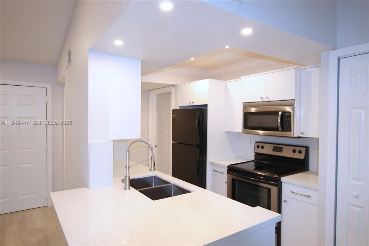 10681 Sw 156th Pl #402 - Photo 6 of 36