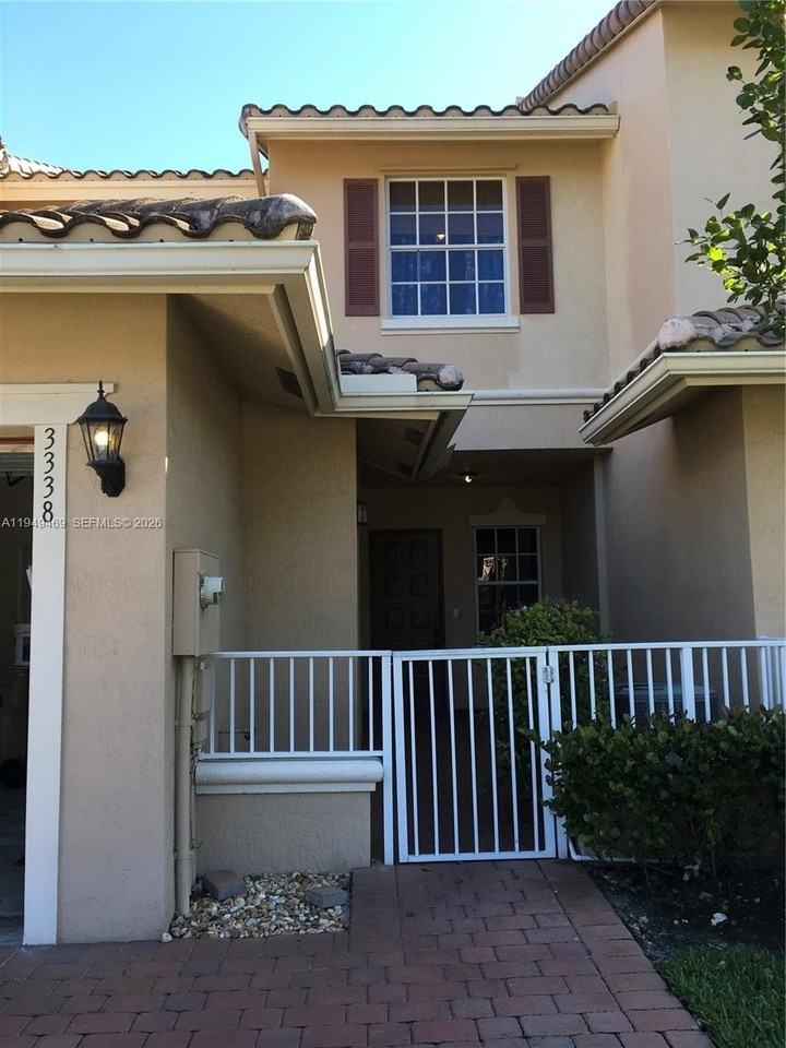 3338 Lakeside Dr #50 - Photo 5 of 36