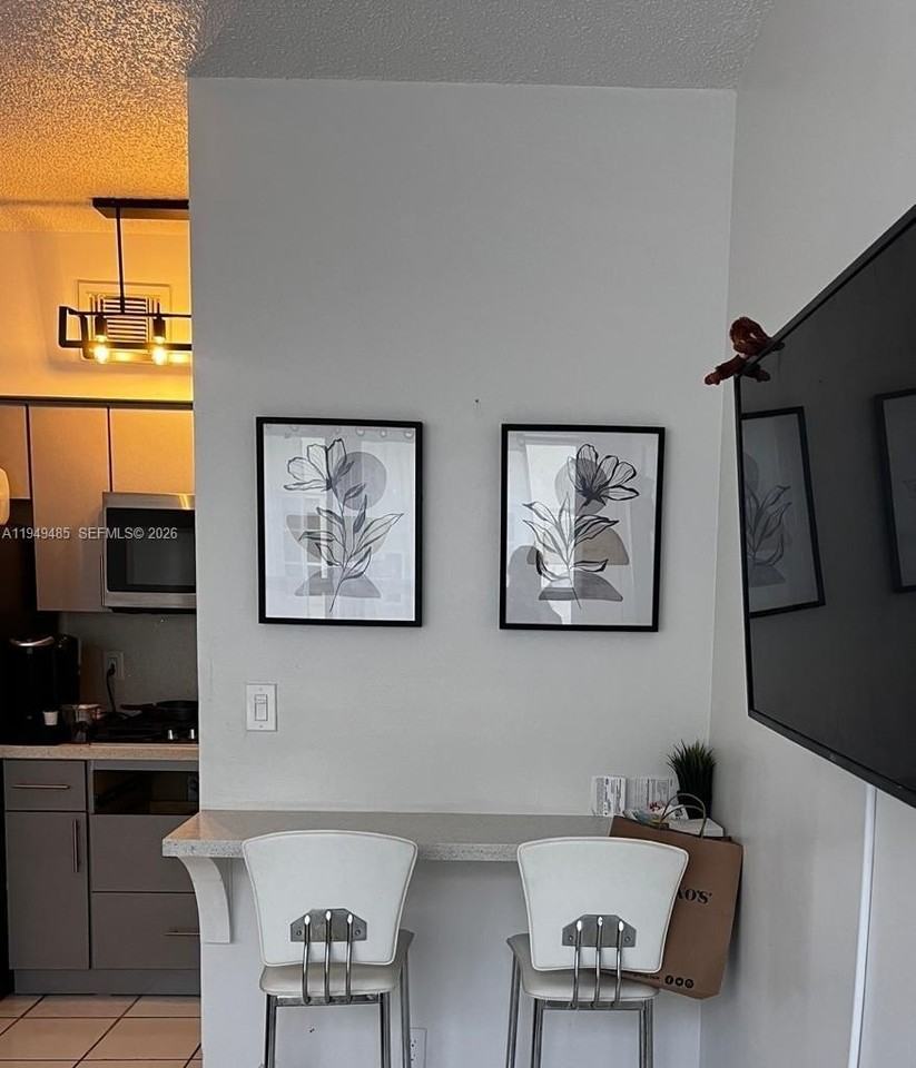 1320 Drexel Ave #201 - Photo 4 of 6