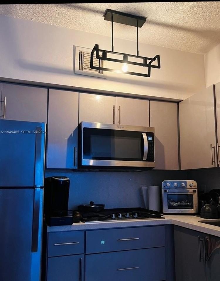 1320 Drexel Ave #201 - Photo 5 of 6