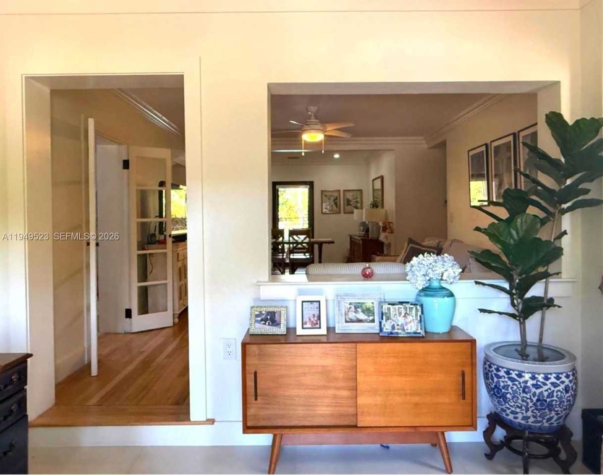 5827 Sw 29th St #0 - Photo 4 of 21