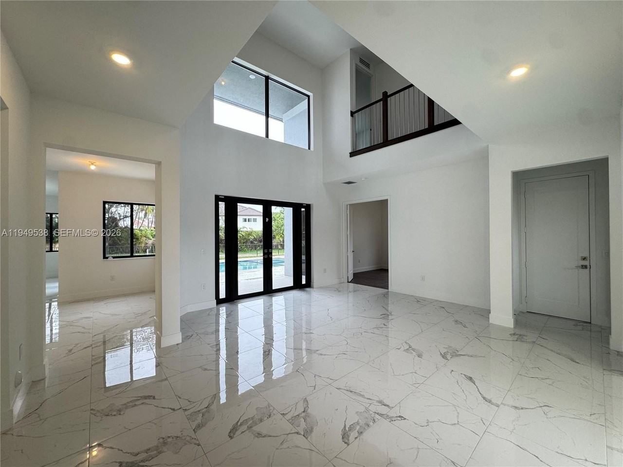 19670 Ne 14th Ct #19670 - Photo 4 of 50