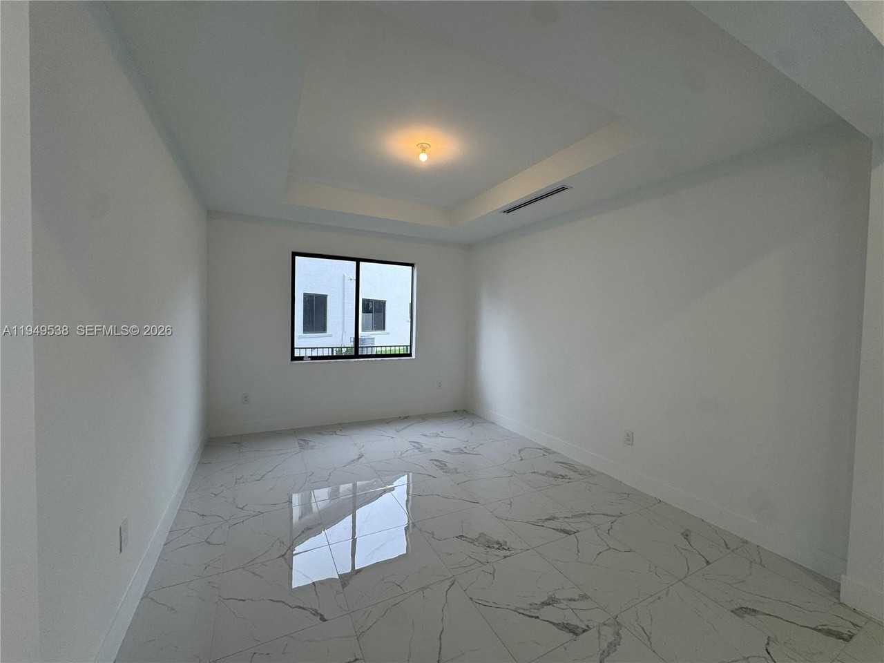 19670 Ne 14th Ct #19670 - Photo 7 of 50