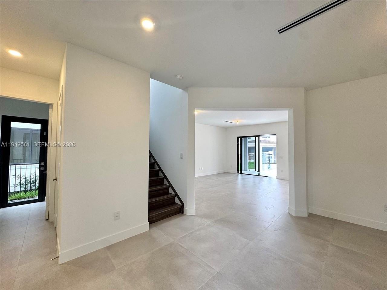 19749 Ne 16th Ave #19749 - Photo 3 of 50