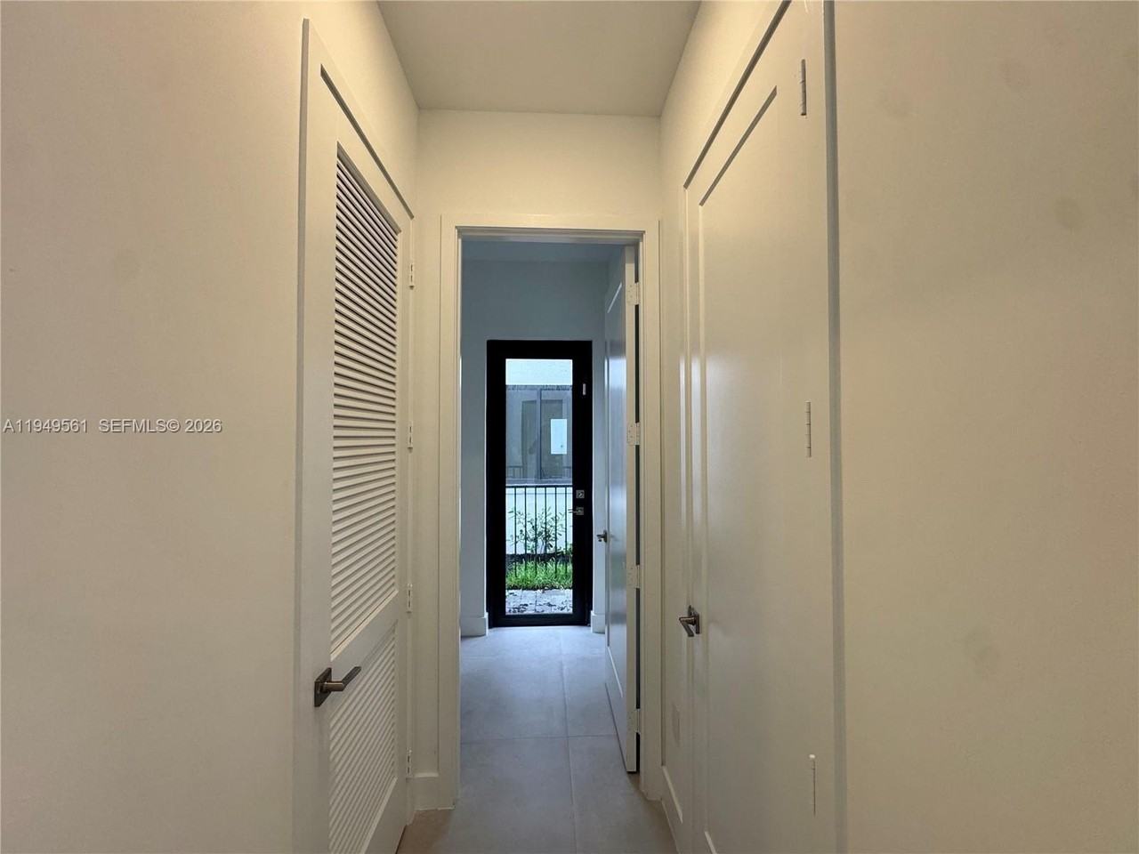 19749 Ne 16th Ave #19749 - Photo 6 of 50