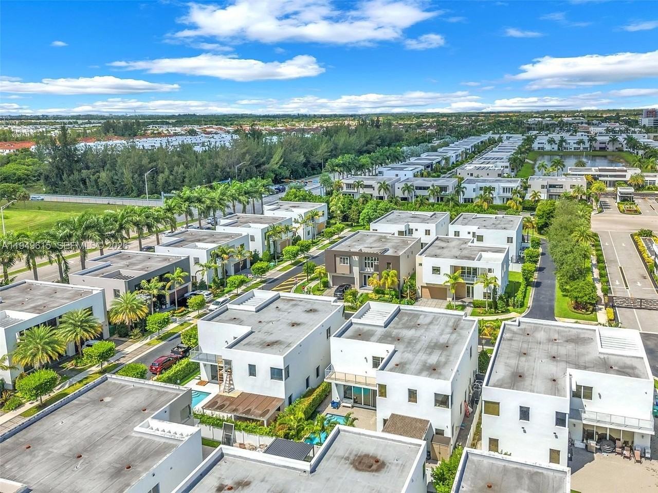 7457 Nw 101st Ave #7457 - Photo 4 of 50