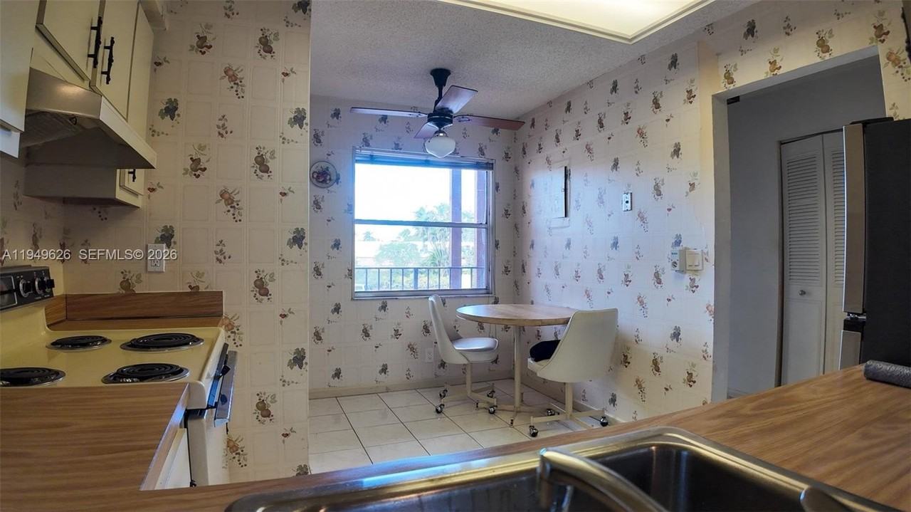 7220 Lake Circle Dr #203 - Photo 7 of 21