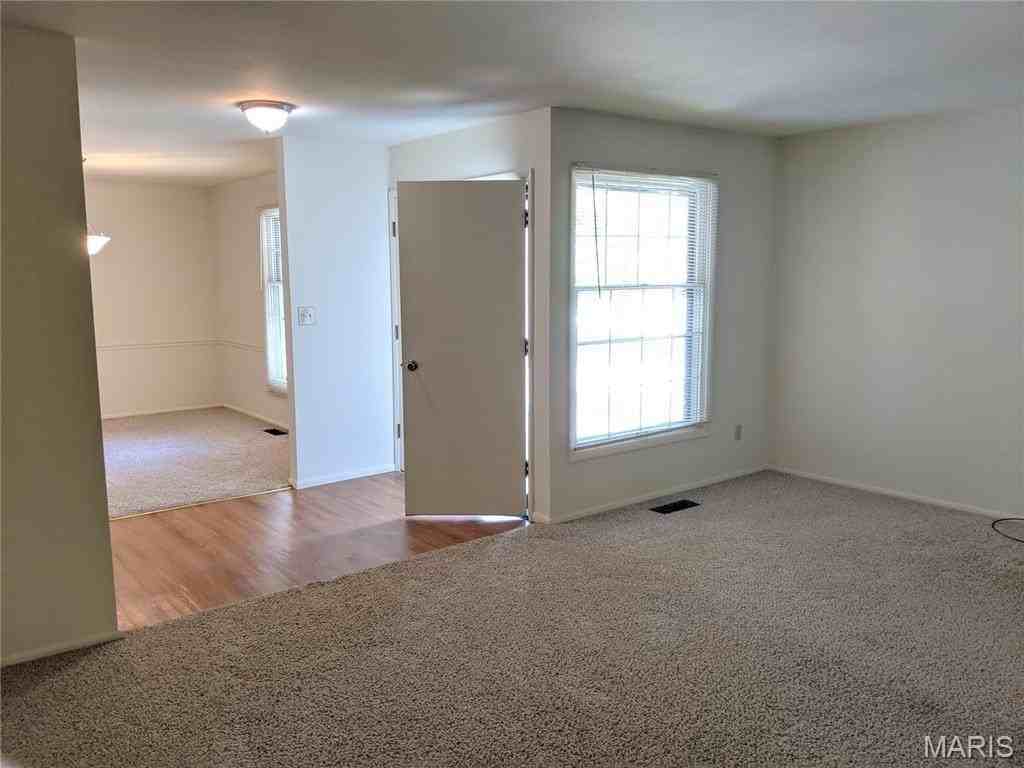 822 Dutch Mill Dr - Photo 2 of 15