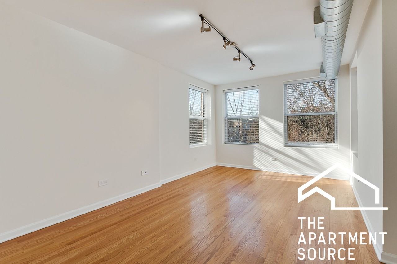 2520 W Leland Ave #C01 - Photo 5 of 17