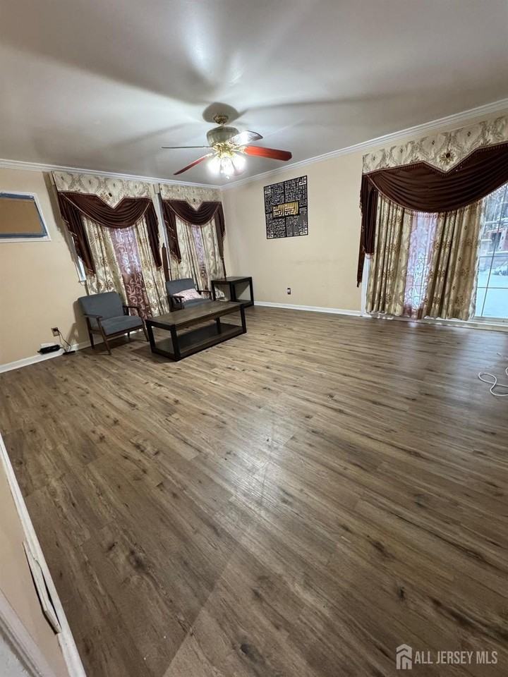 302 W Prospect Ave - Photo 2 of 13