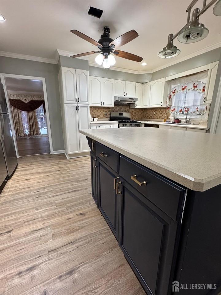 302 W Prospect Ave - Photo 4 of 13