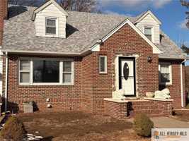 featured image of 18 Fountain St #B