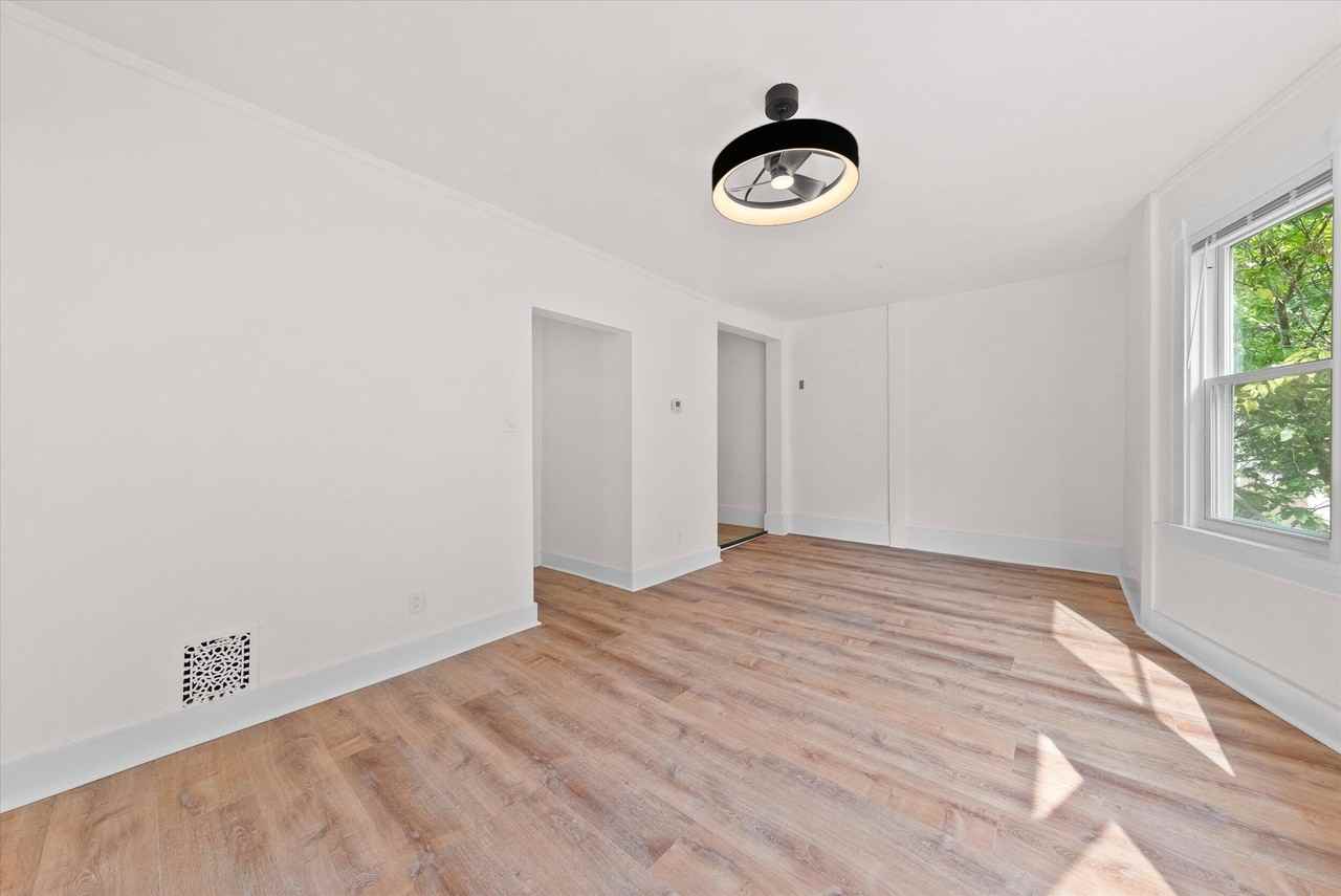 2026 E Kenilworth Pl #2 - Photo 6 of 17