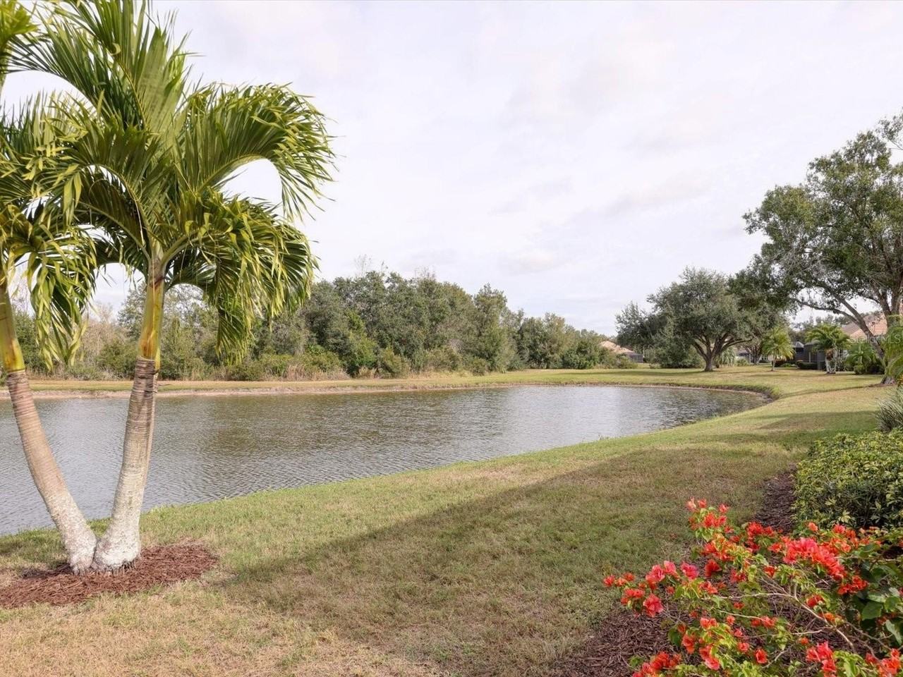 7021 Woodmore Ter - Photo 6 of 36