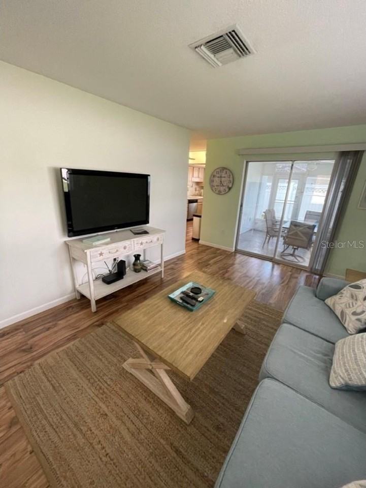 1877 Southpointe Dr - Photo 5 of 22