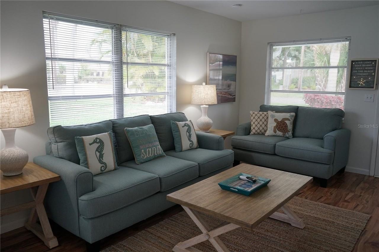 1877 Southpointe Dr - Photo 6 of 22