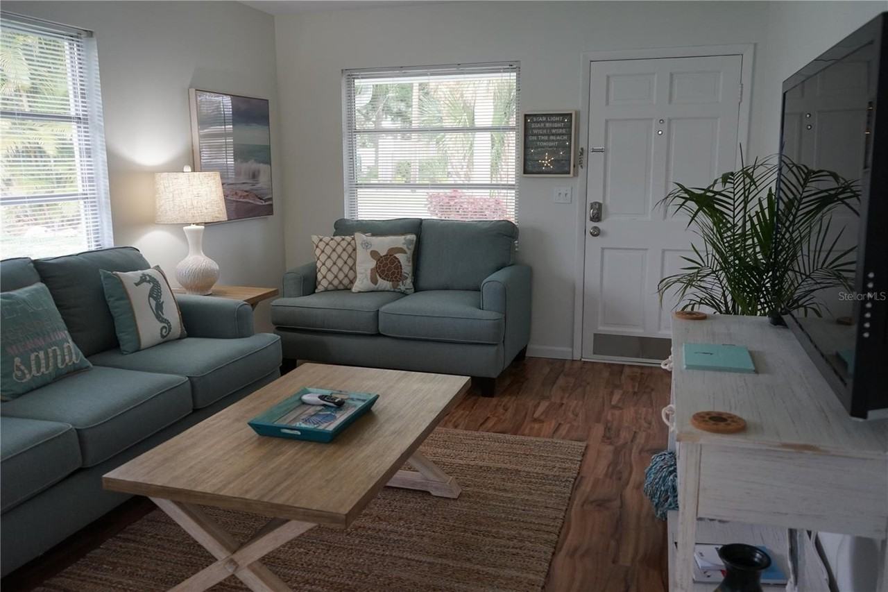 1877 Southpointe Dr - Photo 7 of 22