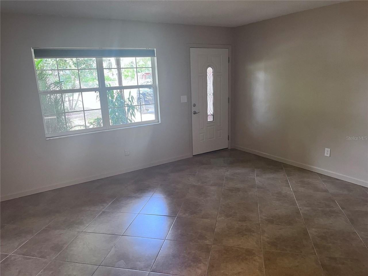 6024 48th Avenue Dr E - Photo 5 of 21