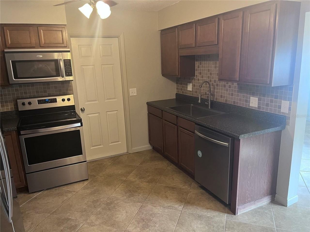 6024 48th Avenue Dr E - Photo 6 of 21