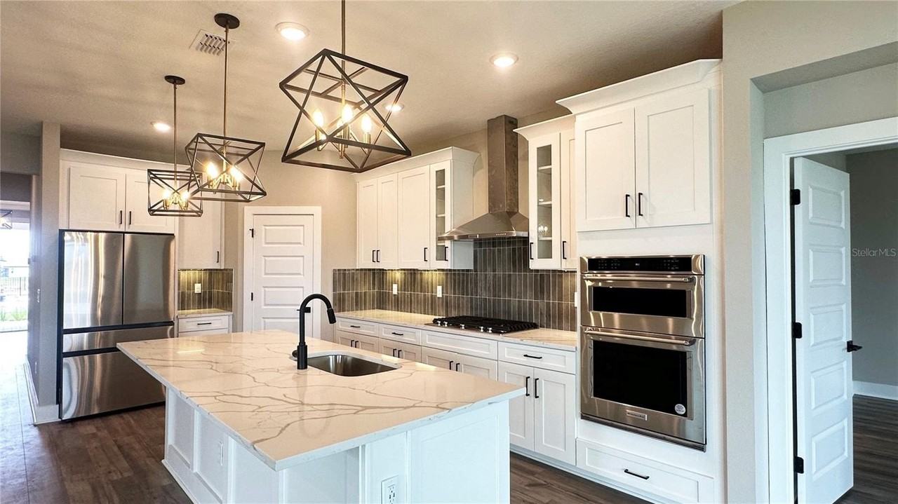 3619 Savanna Palms Ct - Photo 2 of 34