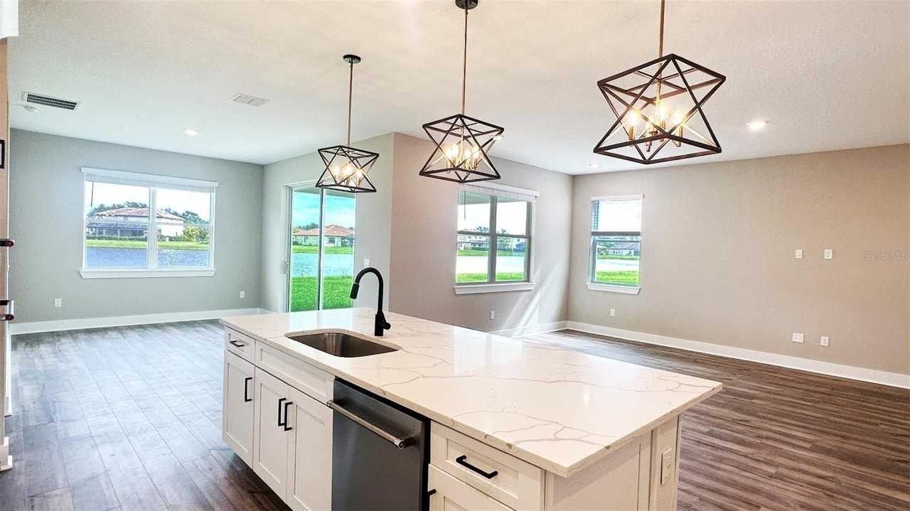 3619 Savanna Palms Ct - Photo 5 of 34