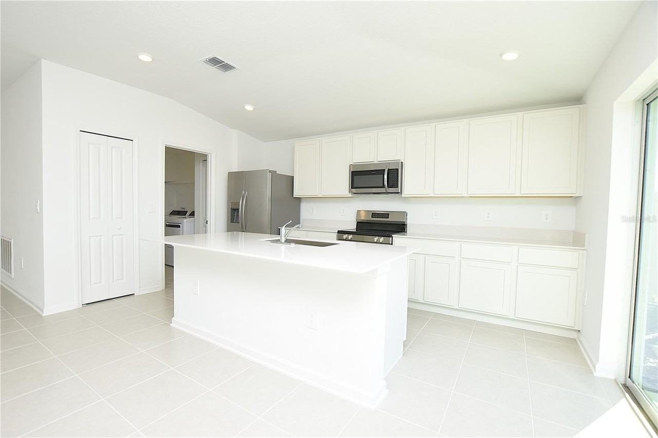 2216 Crown Rock Dr - Photo 2 of 37