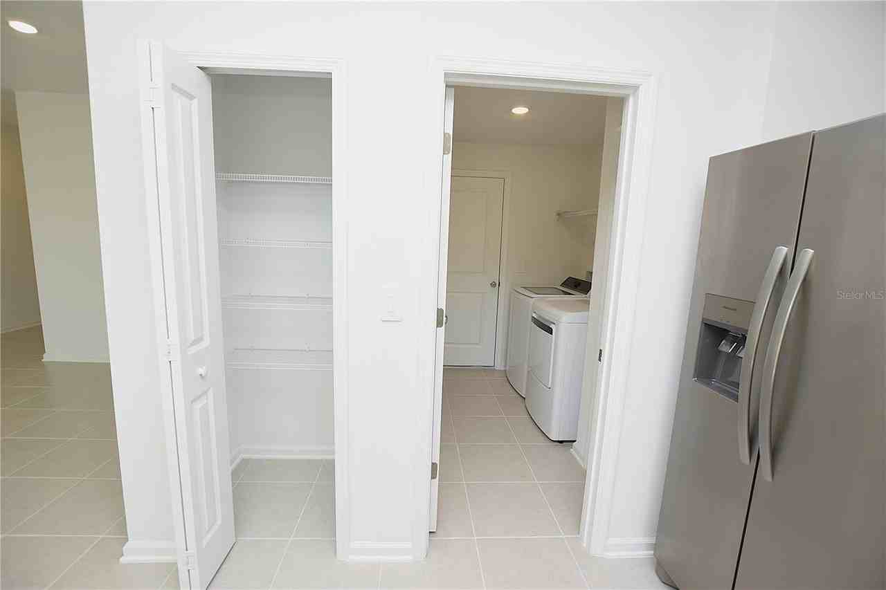 2216 Crown Rock Dr - Photo 7 of 37