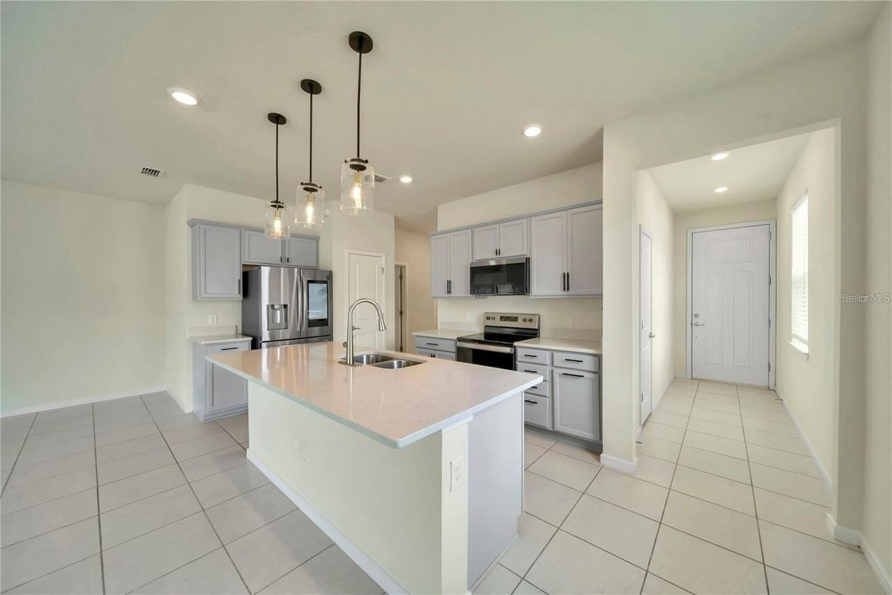 2601 Blowing Breeze Ave - Photo 4 of 23