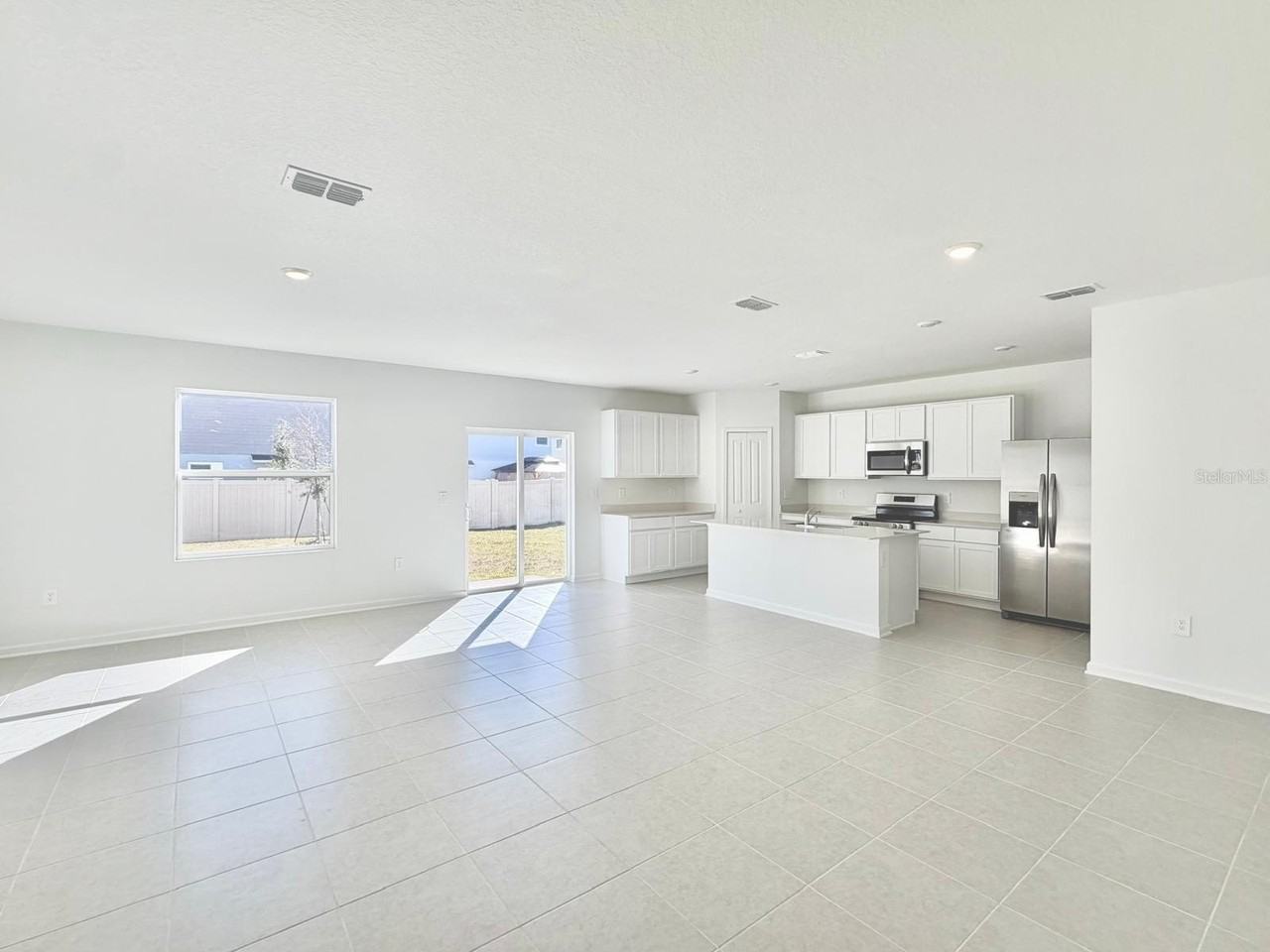 3658 Hardman Dr - Photo 5 of 22