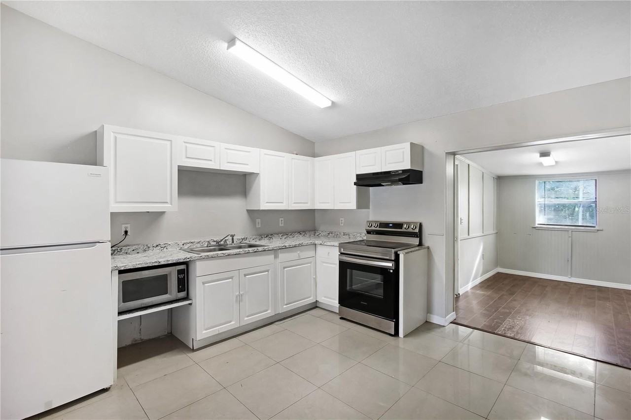 3802 Shady Grove Cir - Photo 5 of 18