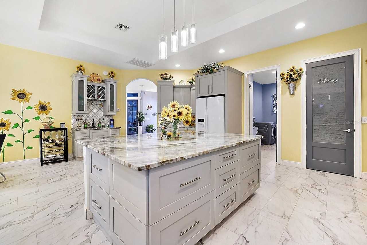 4562 Se 136th Ln - Photo 2 of 35