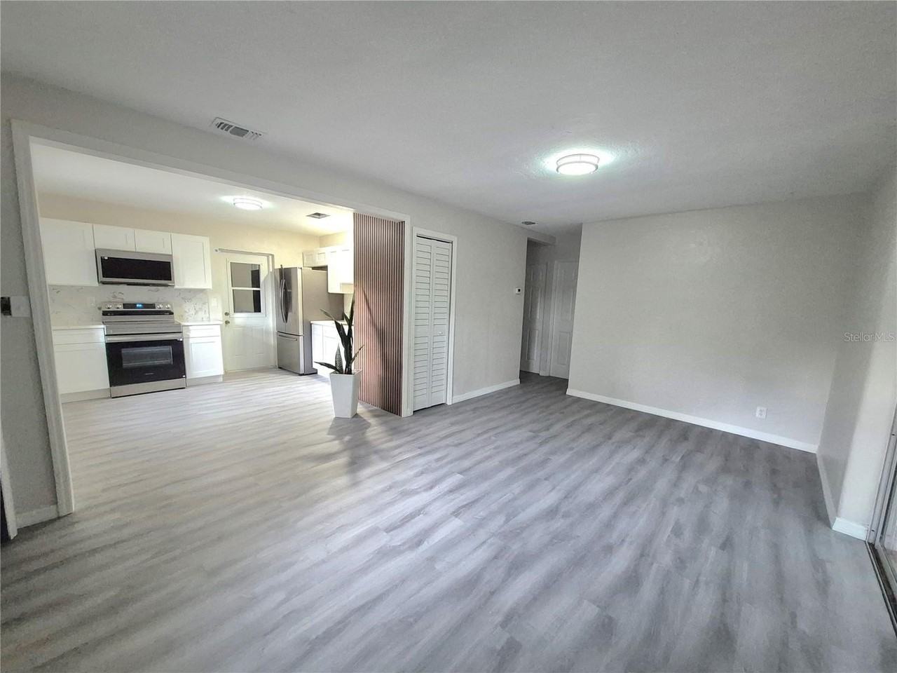 618 Aurora St - Photo 3 of 13