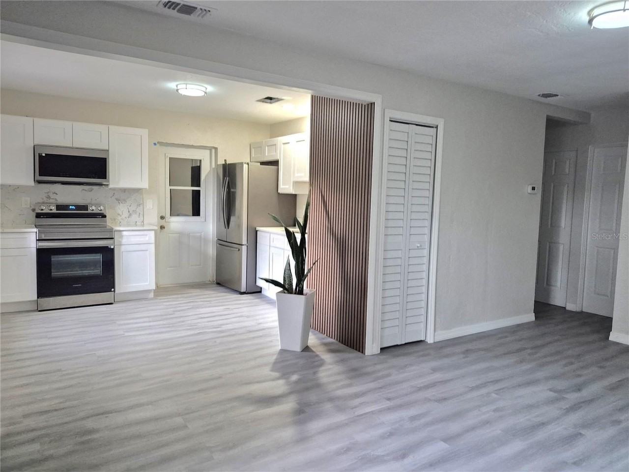 618 Aurora St - Photo 5 of 13