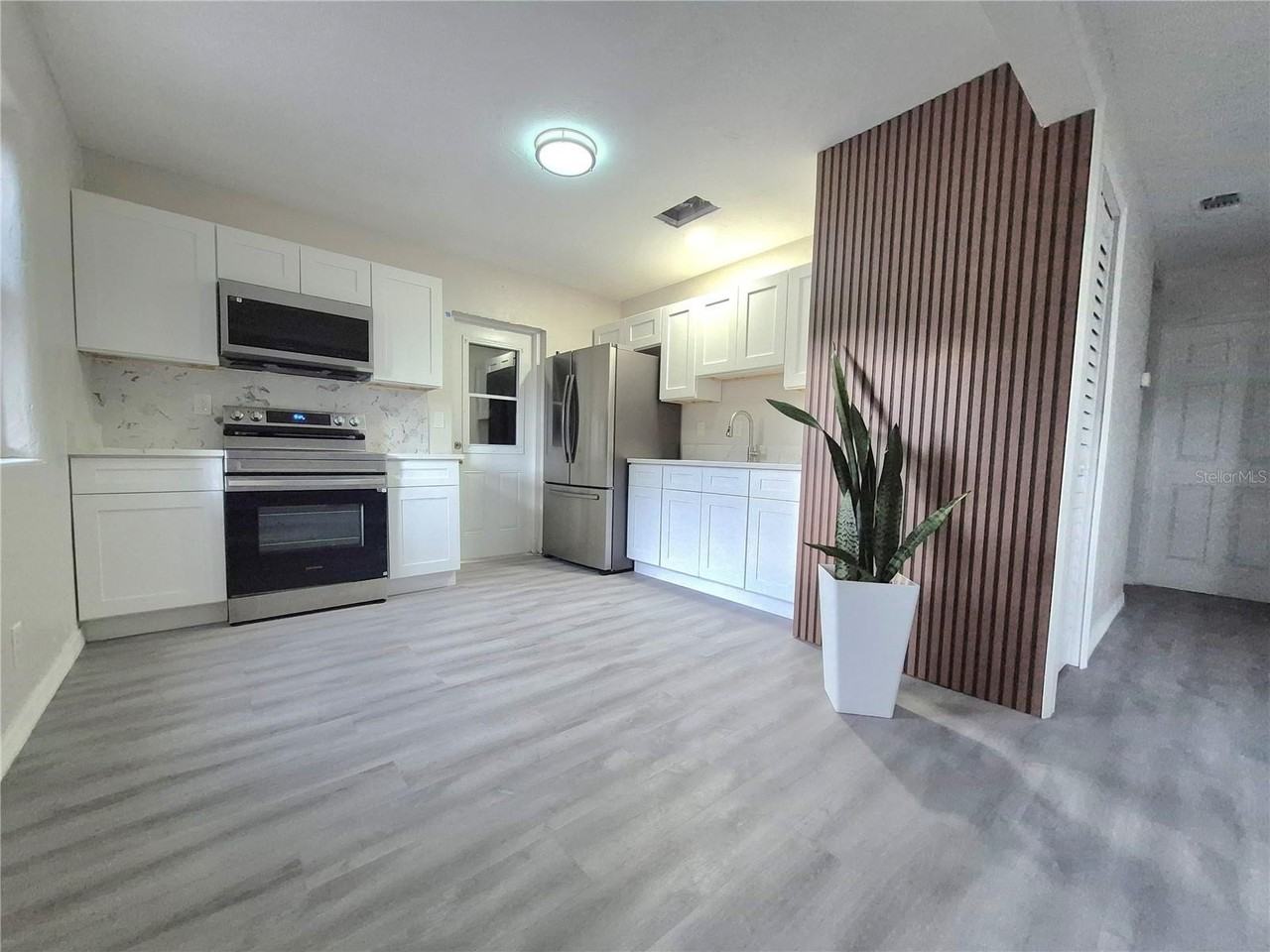 618 Aurora St - Photo 6 of 13