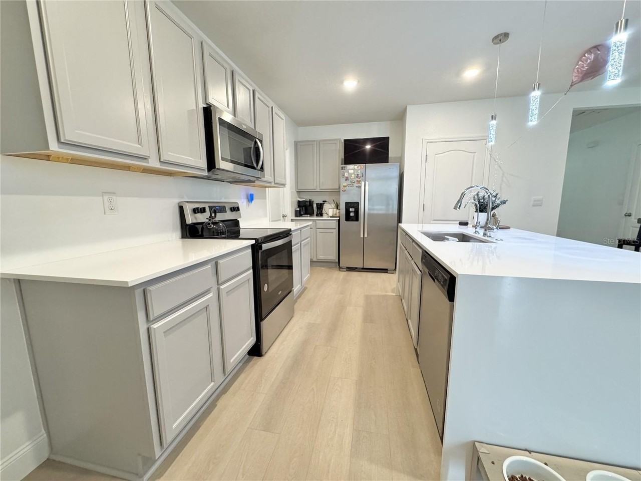 1388 Berry Ln - Photo 5 of 20